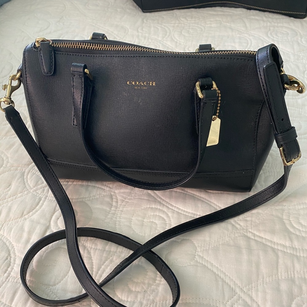 Adorable coach barrel bag